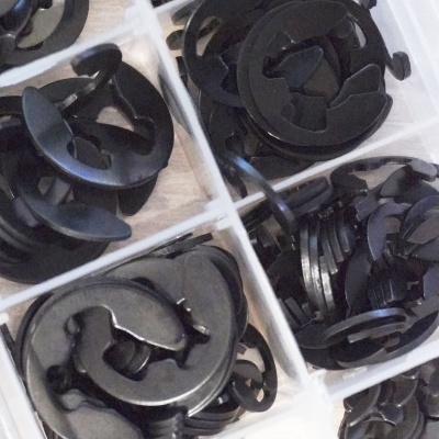 OPT-ES3116 Набор стопорных колец 300шт. В 9 размерах OPTIMUS